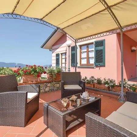 Amazing In W/ 5 Bedrooms Сasa de vacaciones