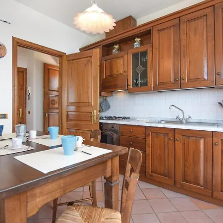 Amazing In W/ 5 Bedrooms