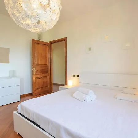 Amazing In W/ 5 Bedrooms